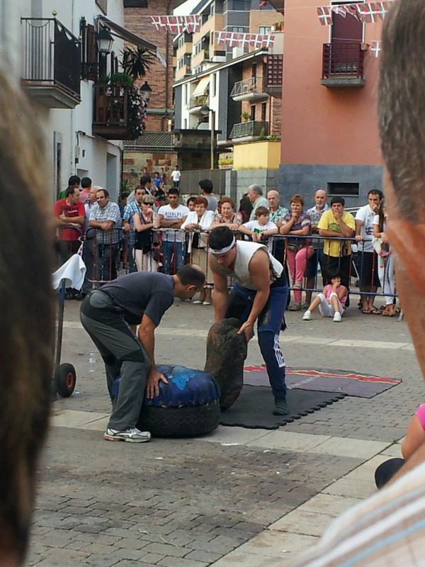 mixinax's tweet photo. Gaurko eunian @18Telleria animatzen attu geala ta ergobin galduta seitzedeu #mixixenapuros #aupapelox #herriazukin http://t.co/9T2c1xXAOv