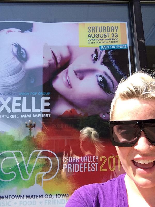 JCCassis's tweet image. &apos;Eeeeeeeeey, look what I found posted in the window of a storefront in Iowa! #guessimfamousnow #nomoreproblems