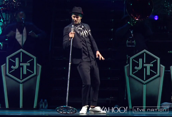 YahooMusic's tweet photo. .@Jtimberlake featuring #TheTennesseKids and #TheMicStand #YahooLive #YahooLive Watch Now: http://t.co/jvUJxNYt6R http://t.co/jQjj3FjZY1