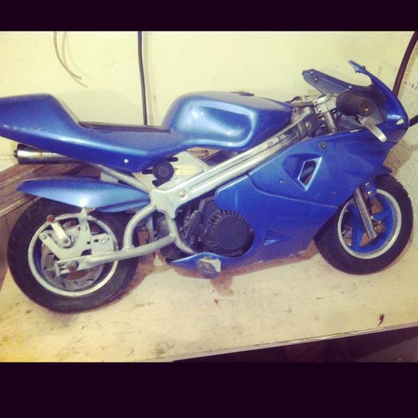 bigJmack's tweet photo. New project only cost a tenner #builtlikeabrickshithouse #49cc #minimoto @GasMonkeyGarage http://t.co/oPMwTGRHtO