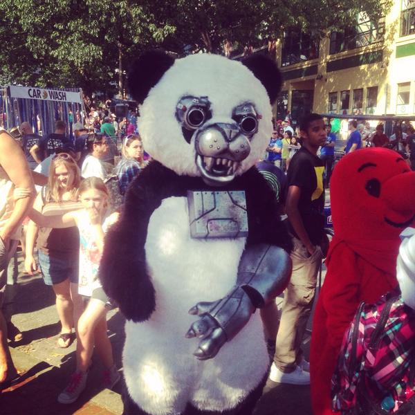 Squatchinit's tweet image. May have to settle for a steampunk panda today. #redbullsoapbox #Seattle