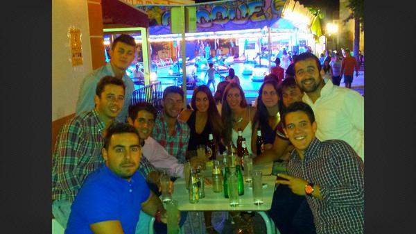 juandesilvero's tweet photo. @victor05_mr  @FranCebriCervi @Alberto_Merchan @CristianRey7 @lolasoto13 @Carmenservan @marinacriso @Luis1OAgudo 🍷🍷 http://t.co/WkVrd9Y8Vi