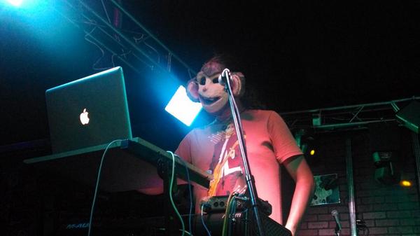 Rockshockp's tweet photo. @soul_sonora  con su funk changón apoyando a #APasoFirme http://t.co/vVQ4fKV9Je