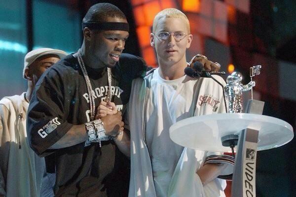 TopFBVids's tweet photo. Back when the VMAs were actually awarding music http://t.co/tuVukbwZHF