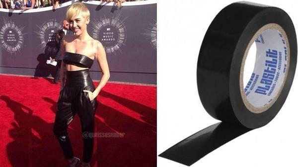 marceImonteiro's tweet photo. tudo tem limites, menos a zoeira #VMA2014 http://t.co/GYfz983eWt