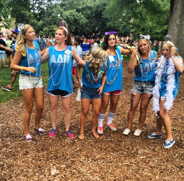 joannewoodcock_'s tweet photo. Wouldn't wanna do senior year with anyone else #yeahADPi http://t.co/IPU2k18Ny9