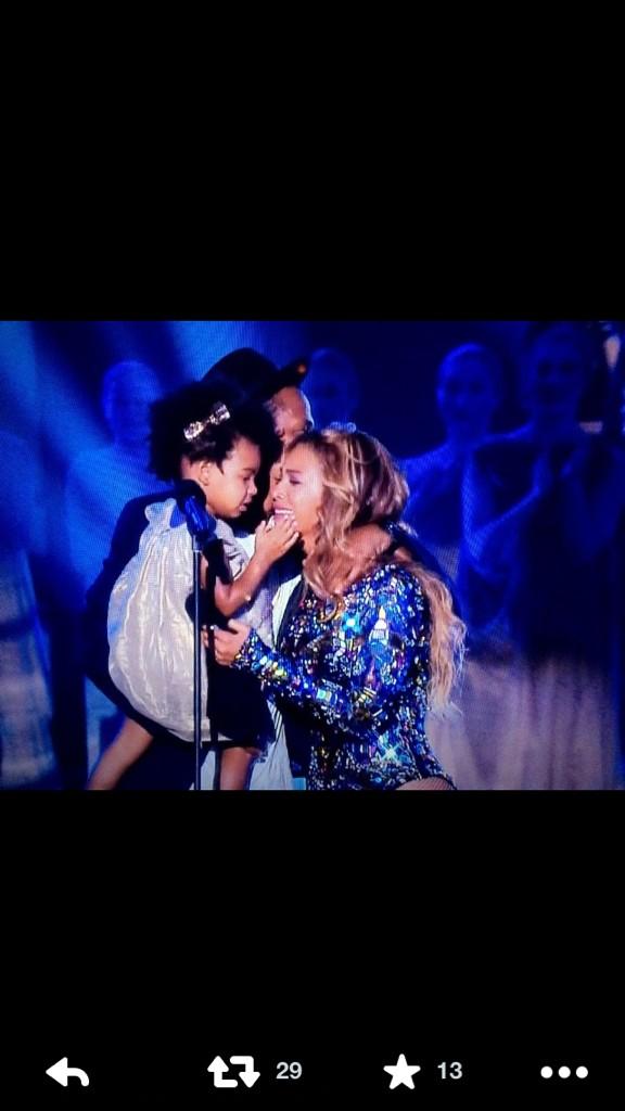 kelisuperstar's tweet photo. Beyonce made every performance look stupid #BeyHive #BEYONCE #VMAs http://t.co/3RxfnfwGd8
