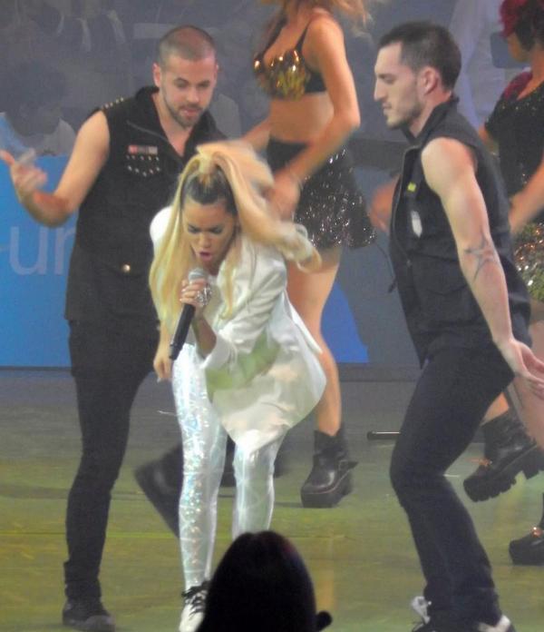 SanFuentes90's tweet photo. @laliespos recuerdos de #UnSol2014 #LunaPark #Mati #Nahuel #Histeria cc @LaliMusica Photo by @BellezaEspos http://t.co/kmbk17sYgI