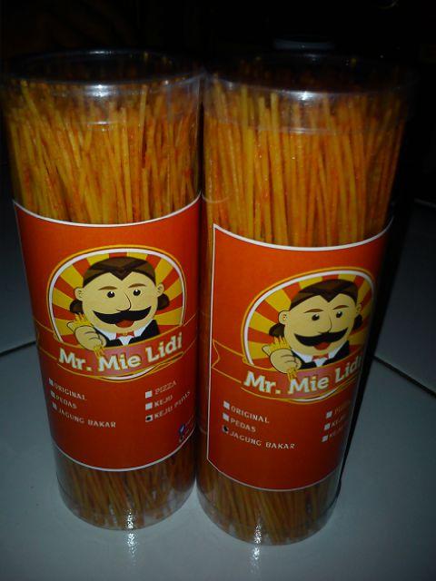 Bang <a href="/radityadika/">raditya dika</a> kite mau kirimin cemilan mie lidi nih utk temenin bang dika nulis, d kirim kemana nih bang ?