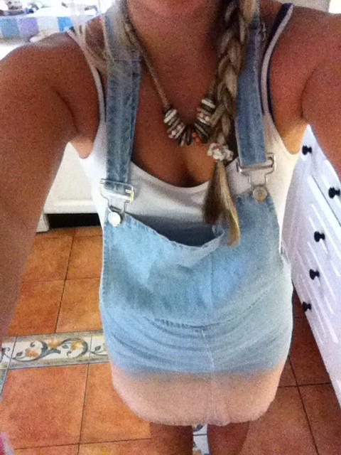 franryan1's tweet photo. Thank you @boohoo for my dungaree dress 😍 #denim#blue#coral#dipdye http://t.co/G1JOo3q27c