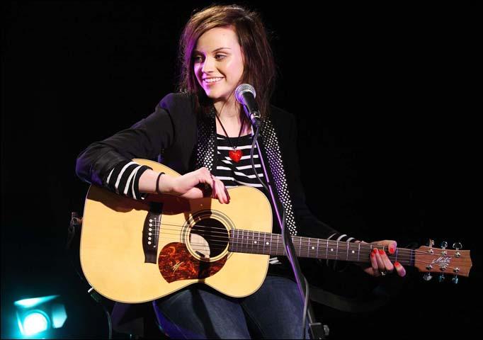 Happy 27th birthday, Amy Macdonald. 