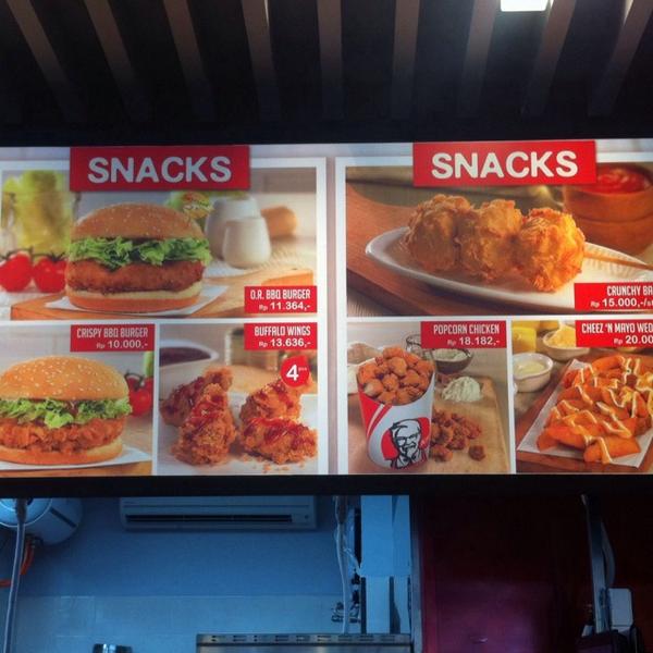 KFCINDONESIA's tweet photo. di #KFCBox stasiun manggarai ini juga ada menu2 baru lho. hanya di KFC Stasiun Manggarai http://t.co/zMhUwczYHZ