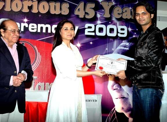 RoshanTaneja's tweet photo. Actress Rani Mukerji at Roshan Taneja Acting Institute. http://t.co/IPMF8Fp2QL