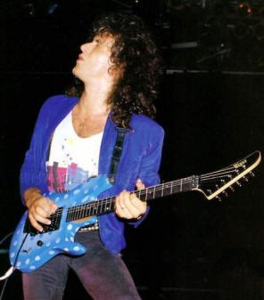 Happy birthday to ex-Whitesnake guitarist Vivian Campbell!!! 