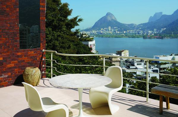 FOURMAGAZINE's tweet image. New Brazilian House #architecture #ArchitectureTomorrow @BradburyD 

goo.gl/xLe2vM

#fourmagazine