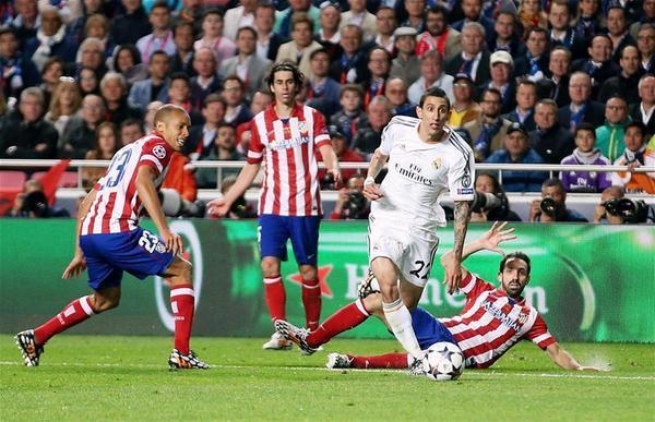 MadridistaSalva's tweet photo. Gracias por todo, Fideo. Te deseo lo mejor. Nunca olvidaremos el zigzag de la prórroga en Lisboa"  Xabi Alonso. http://t.co/jfkqDV44P3
