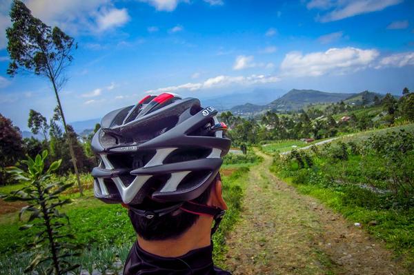 eight bolt tweet media