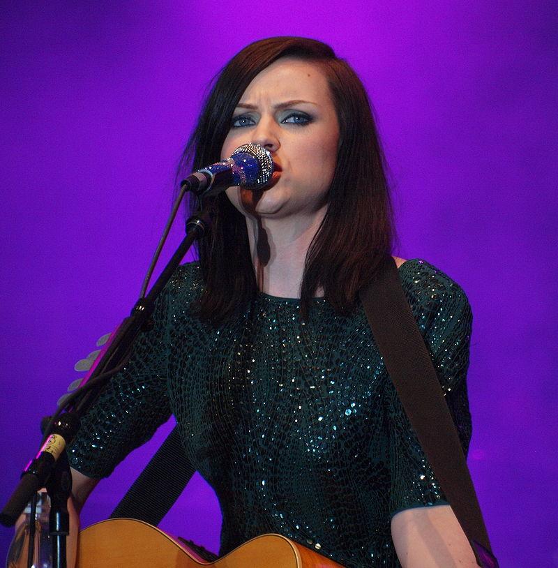 Happy 27th birthday, Amy Macdonald, great Scottish singer-songwriter  "This Is The Life" live 