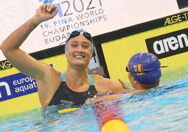 teledeporte's tweet photo. La natación española tiene nombre propio: Mireia Belmonte (@miss_belmont) http://t.co/vApbxWb7e5 Rendidos a sus pies http://t.co/rD7UB8HyJk