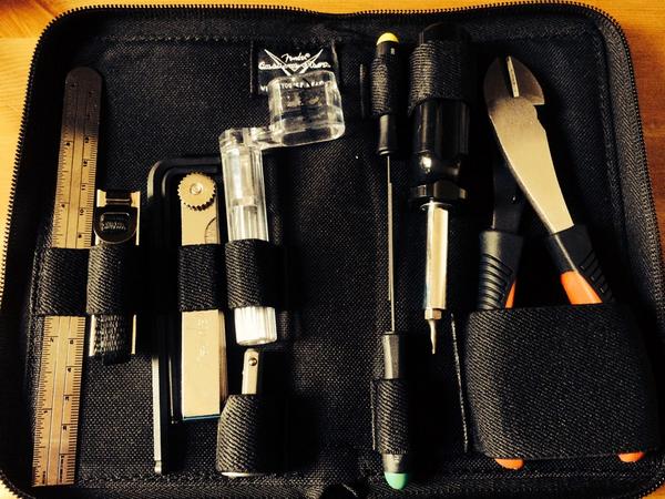 maddocksmusic's tweet image. Trust rod adjustment time #fender #telecaster #cruztools #guitar