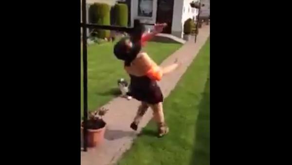 JOEdotie's tweet photo. Video: This Irish girl’s Ice Bucket Challenge fail is very funny, and very painful http://t.co/sojctXwptR http://t.co/AuhW6U8QuD