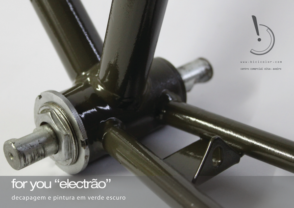 bicicolor's tweet photo. #decapagem #bicicolor #bike #pintura
decapagem e pintura em verde escuro http://t.co/8FBOwIIrI4