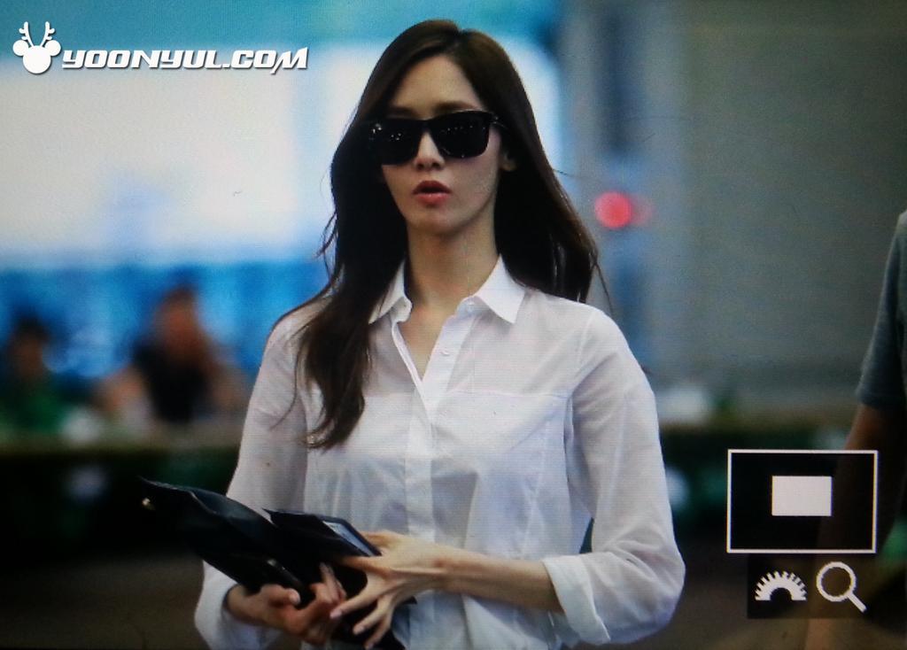 [PIC][25-08-2014]YoonA khởi hành đi Brisbane - Úc vào tối nay Bv4ZpDTCUAAp_F2