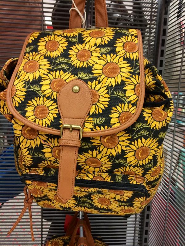 YesWeekWhitney's tweet image. Look at this "new" back to school trend. I should have kept my daisy print crap from 1995 to upsell as vintage.