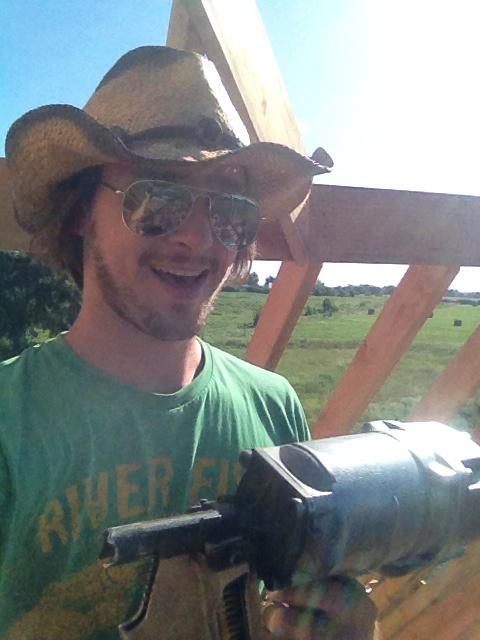 Luke_WK's tweet image. #BeachballSelfie #OnALadder #NailGun #SweetHatBro #TotallySafe