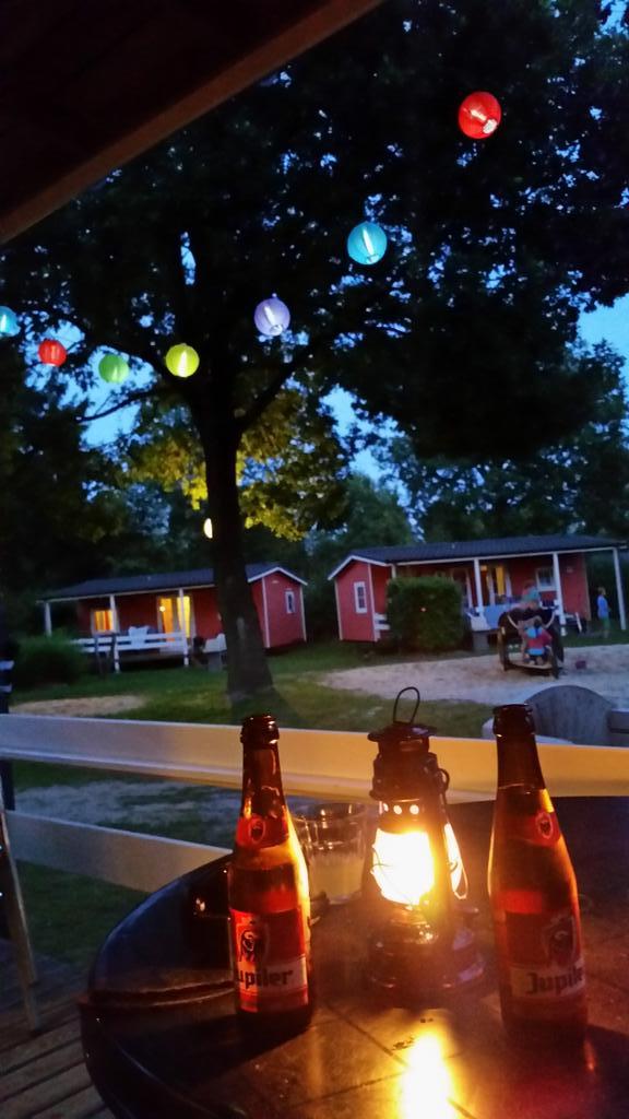 patdepap's tweet photo. Wat een top avond  @TerSpegelt.lekker op ons veranda  heerlijk genoten van de avond. Hopen dat er nog meer volgen http://t.co/9QwJWFsHg9