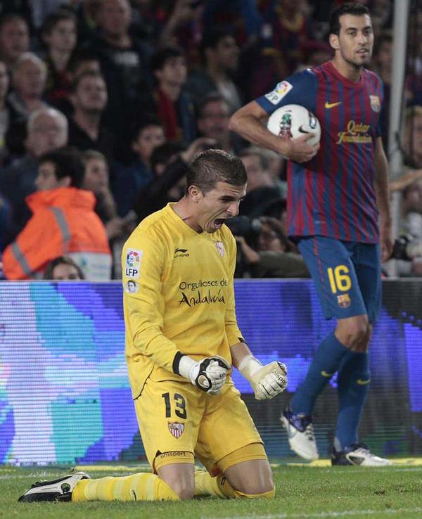 realvalladolid's tweet photo. Javi Varas, nuevo portero del Real Valladolid http://t.co/vOAJcQKwRX #pucela http://t.co/aivKqjiqAR