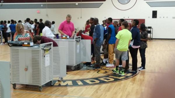 Chrome book distribution at Summit Parkway MS. #richlandtwo