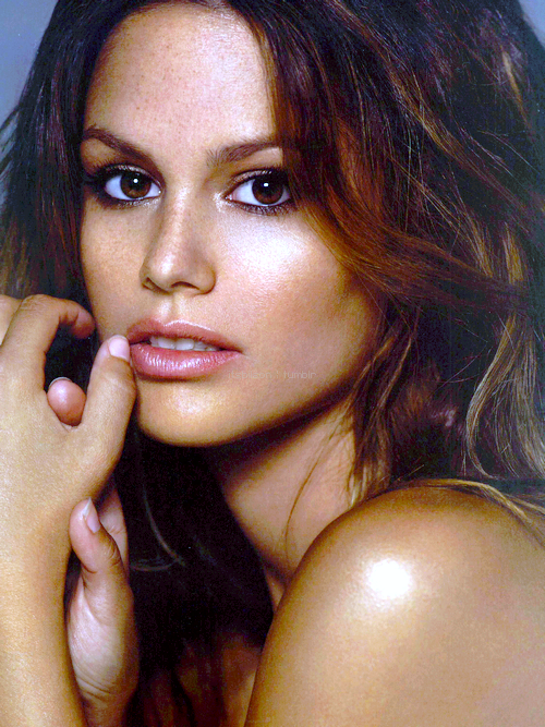 Happy Birthday to the amazing actress Rachel Bilson i love her so much ! 