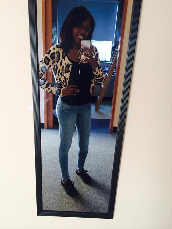 JaeeeMonaeee's tweet photo. First day of college ! π―ππ * #Quinnipiac #QuinnipiacUniversity #QU18 #QU #Bobcats ' http://t.co/MMN3brZsWD