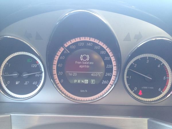 1 yılda 3. Kez fren balatası uyarısı veren araca christine,sürücüye Ulaş denir 😳😎 Hava sıcaklığına dikkat!!! ☀️☀️☀️