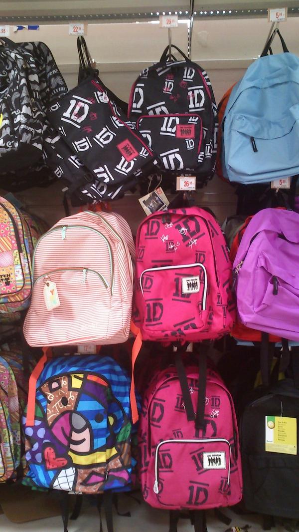 One Direction Spain on Twitter: "Mochilas, carpetas, libretas, estuches y agendas los en el corte http://t.co/mrfenEmcCp" / Twitter