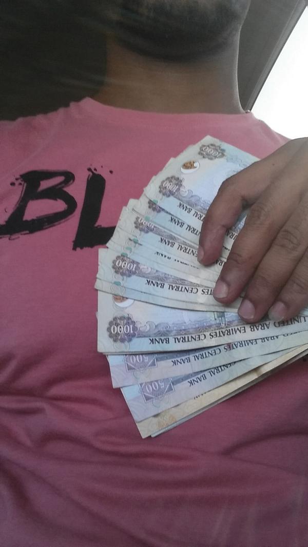 cjayaldarmaki's tweet photo. من الي حابه تسهر وياي من الإمارات فقط http://t.co/PjxyPaJw4P