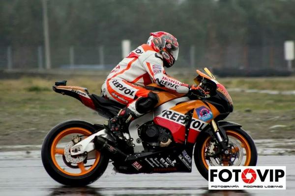 SantiagoRacingC's tweet photo. Imagen de #JCMARQUEZ @jcmarquez43 nuestro representante en 4ta fecha #ccvchile http://t.co/oHZT2dbjiv @RedCreaDeporte http://t.co/Wqgfns7CAk
