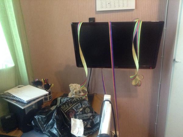 kkattru's tweet image. Mistä tietää et @ssantttu on käyny kylässä? #serpentiini #alko #piilomainonta