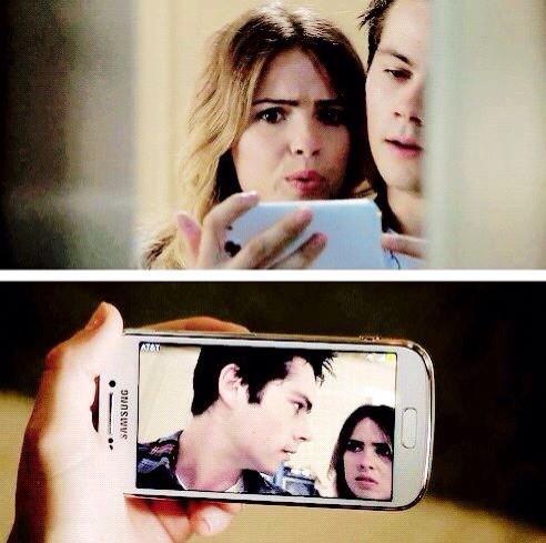 inleyenkadin's tweet photo. "Malia çekilir misin, Lydia'yla konuşuyorum" -@normalolan http://t.co/kuQZVB0rmD