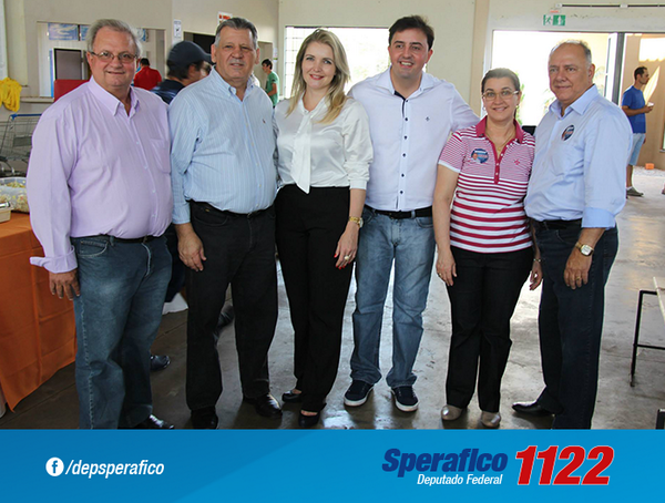 Em Nova Santa Rosa, pude aproveitar a deliciosa festa do Costelão da Igreja Católica com amigos e autoridades.