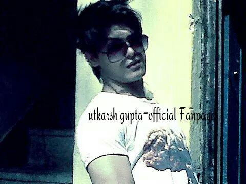 utkarshGuptaFC's tweet photo. #unseen nd #old @utkarsh_45025 @FAB5_OFFICIAL @Tina_kunwarFan @guitarist_dhruv http://t.co/p6bsuHgN0Y