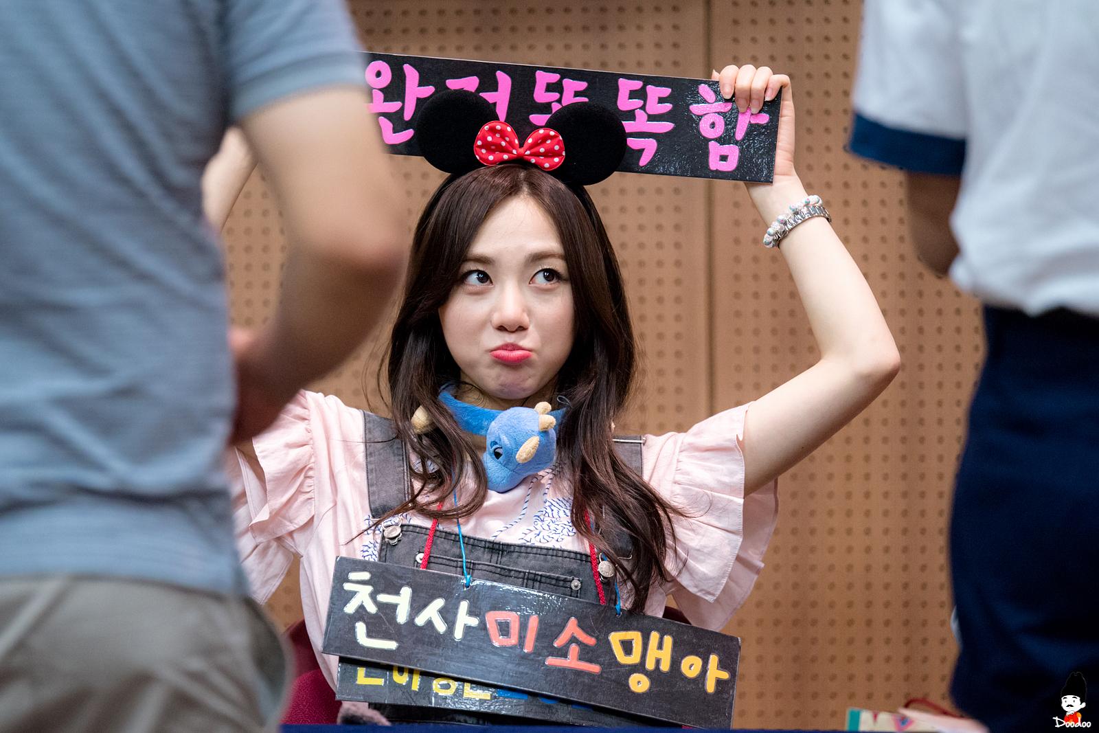 Bv5VlTwCYAEM0DQ.jpg:orig