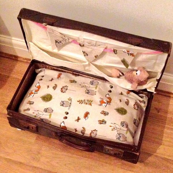 defunct2funk's tweet image. #Upcycled cat or small dog bed. Complete with pocketed lid for your pet&apos;s favourite toys. 
#sheffieldissuper #iloves