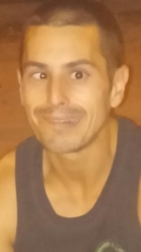 El <a href="/jose/">Jose Arocha-Saher</a> aciendo el longis