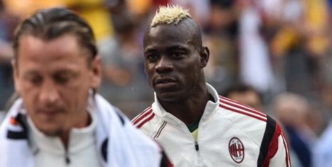 Tahayul min "<a href="/Bolanet/">Bola</a>: kplg.co/B2f1 - 'Ada Balotelli, Ruang Ganti Liverpool Bisa Tak Harmonis' "