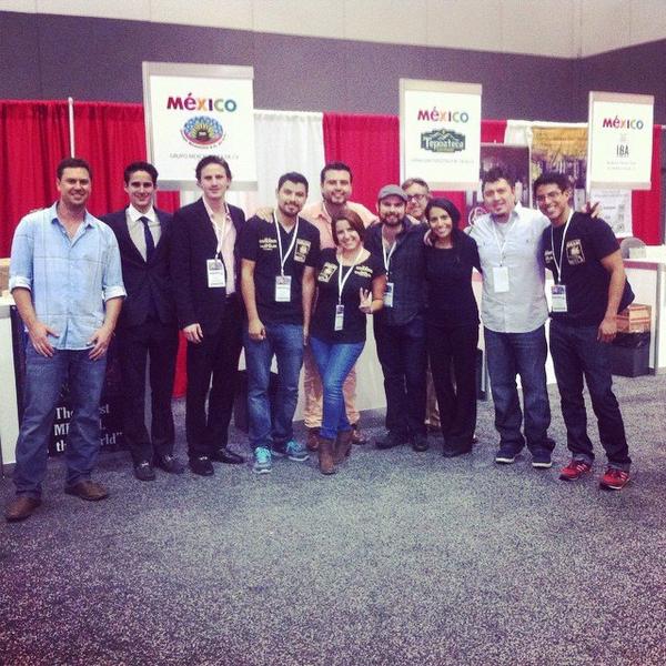 GranMitla's tweet photo. @almamezcalera Encantados de verte por @MexicoFoodFair , esperamos compartir proyectos contigo pronto. Un abrazo!! http://t.co/jPlwfcAhTR