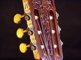Este es el clavijero de mi guitarra... no, es broma xddd ojalá <333