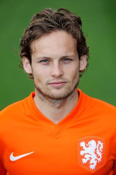 unitedarmyfc's tweet photo. Next target! | Menurut Andy Mitten (United We Stand), Daley Blind akan segera menyusul Angel Di Maria... #mufc http://t.co/xgrlTaweYZ