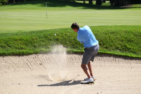 BuffaloSabres's tweet image. .@martybiron43 chips one out of the sand at the #Sabres Alumni Golf Tourney. (@BWipp)